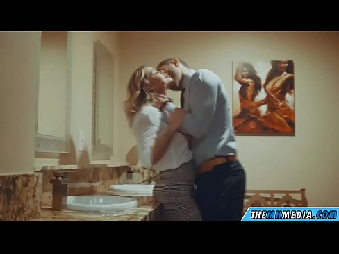 ❤️ Ha blonde e mahlahahlaha e u eka ka kamoreng ea ho phomola ea sechaba ❤️ ❤